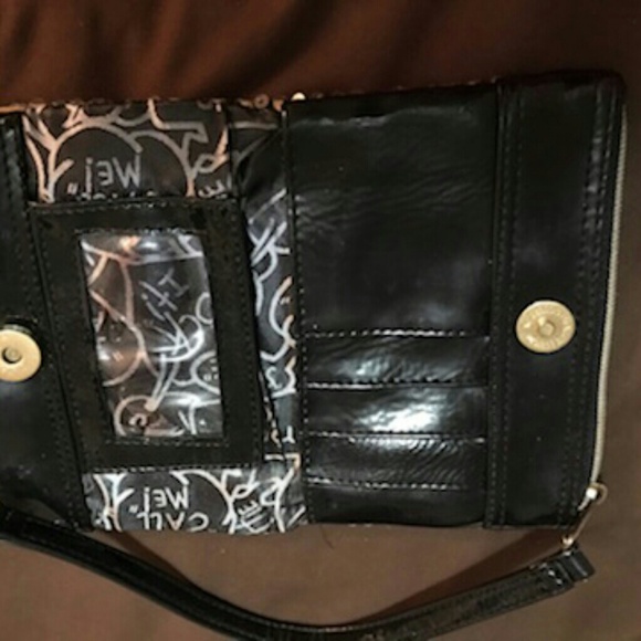 Betsey Johnson wristlet wallet - Picture 3 of 4
